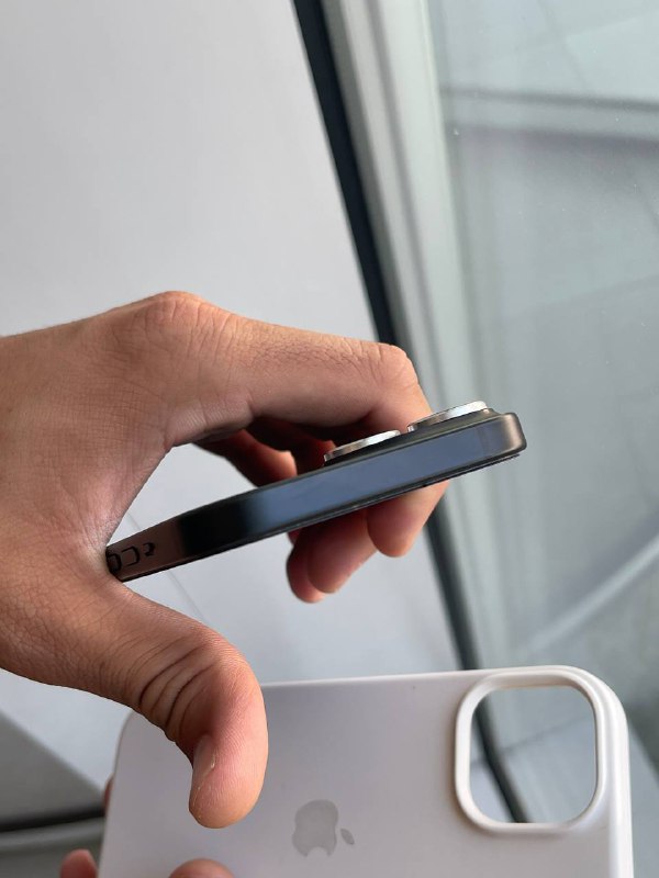 iPhone 15, 128GB, с 88% аккумулятором, в хорошем состоянии 4