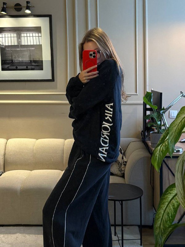 Спортивная сумка, свитшоты Nike Air Jordan, ветровка Puma, футболка Nike Jordan 4