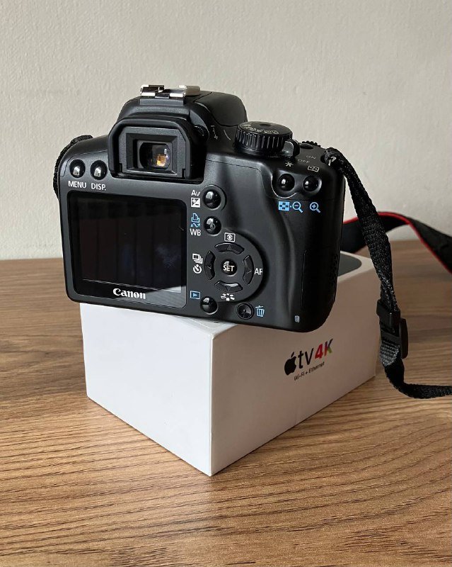 Фотоаппарат Canon EOS 1000D, объектив Sigma AF 50mm F2.8 EX DG Macro 2