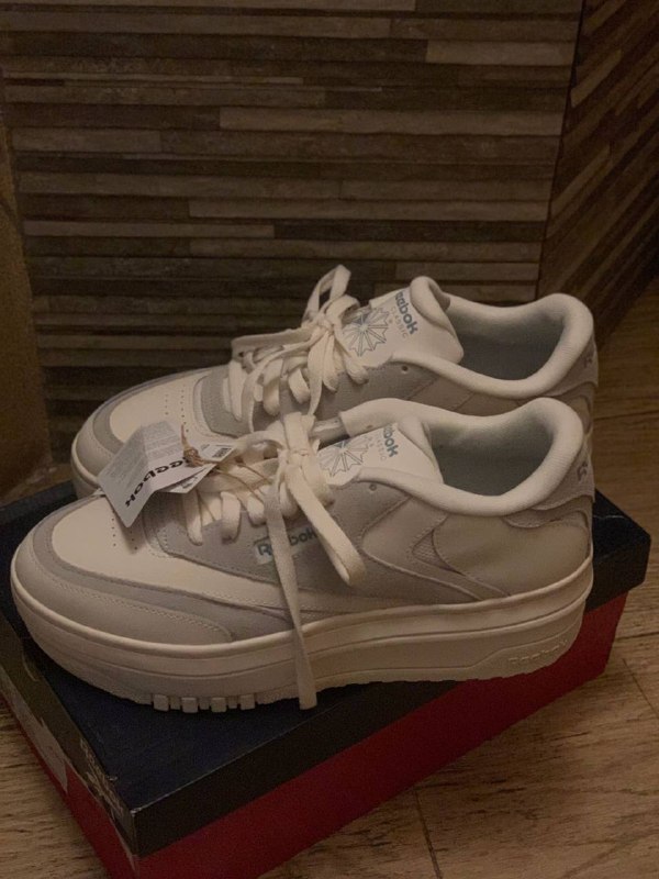 Новые кроссовки Reebok 40,5 размера