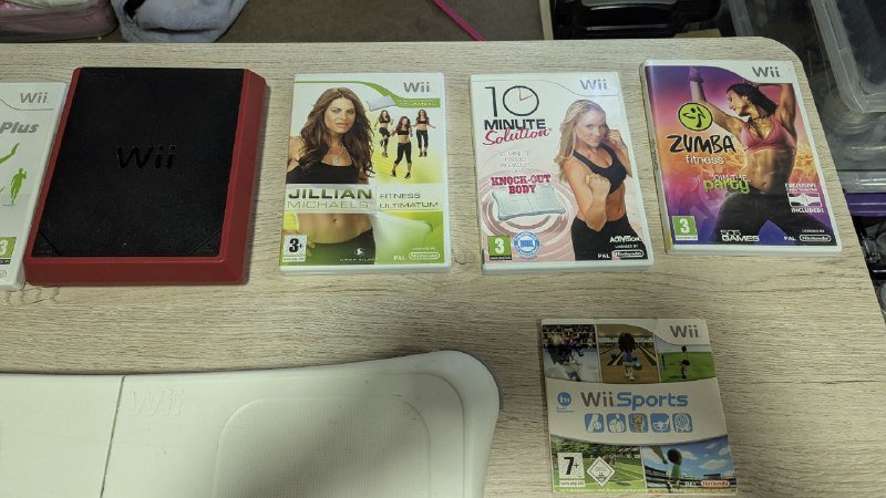 Игровые консоли Wii U, Wii, PS3, PS Vita с играми и аксессуарами 5