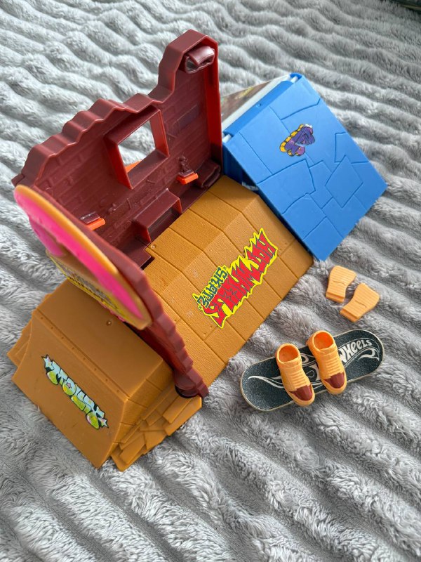 Игровой набор Hot Wheels Skate Boombox Skate Park