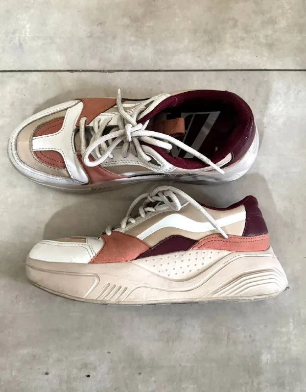 Кроссовки Zara 1