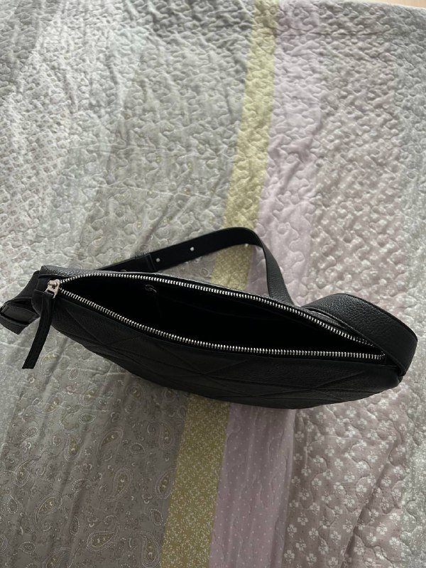 Кожаная сумка черная вместительная 2