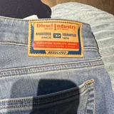 Джинсы Diesel 2