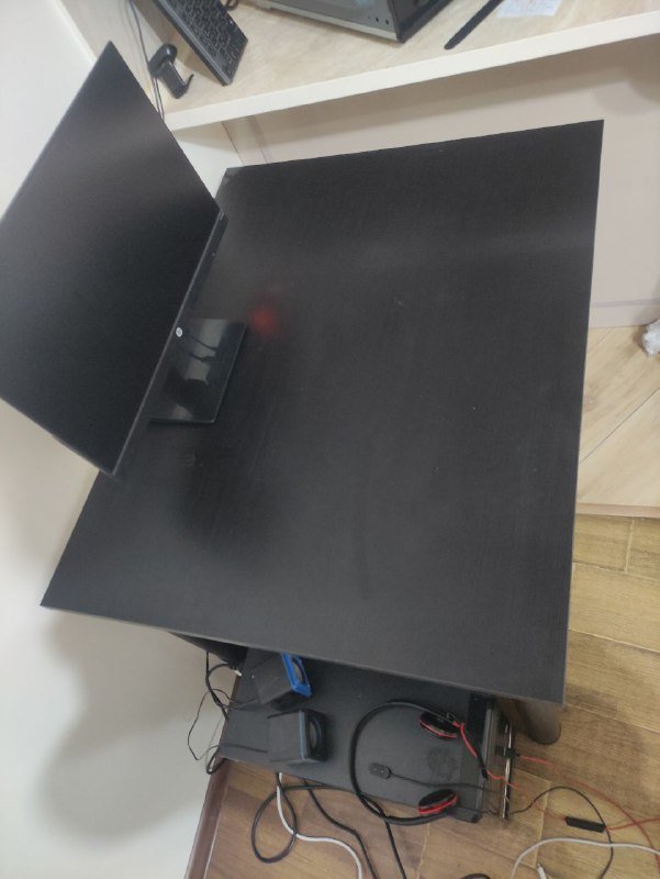 Монитор HP 3WL44AA, стол для работы