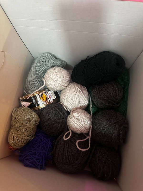 Пряжа разной расцветки комплект