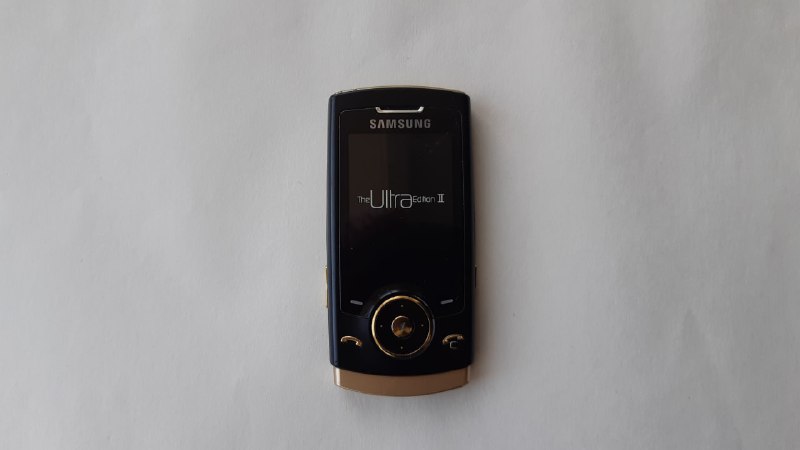 Телефоны Samsung SGH U600 и Nokia Lumia 635 RM-975 3