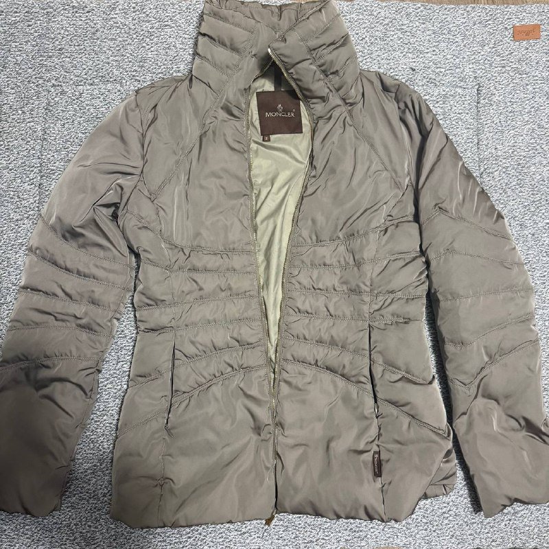 Женский пуховик Moncler Размер 2