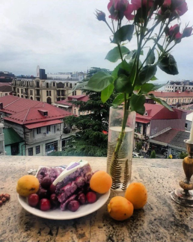 Квартира 1+1 с балконом и мансардой в Батуми 2