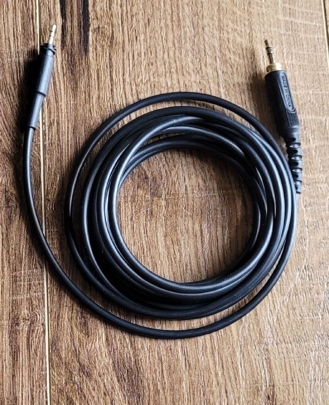 Наушники Shure 840A с кабелем и чехлом 6