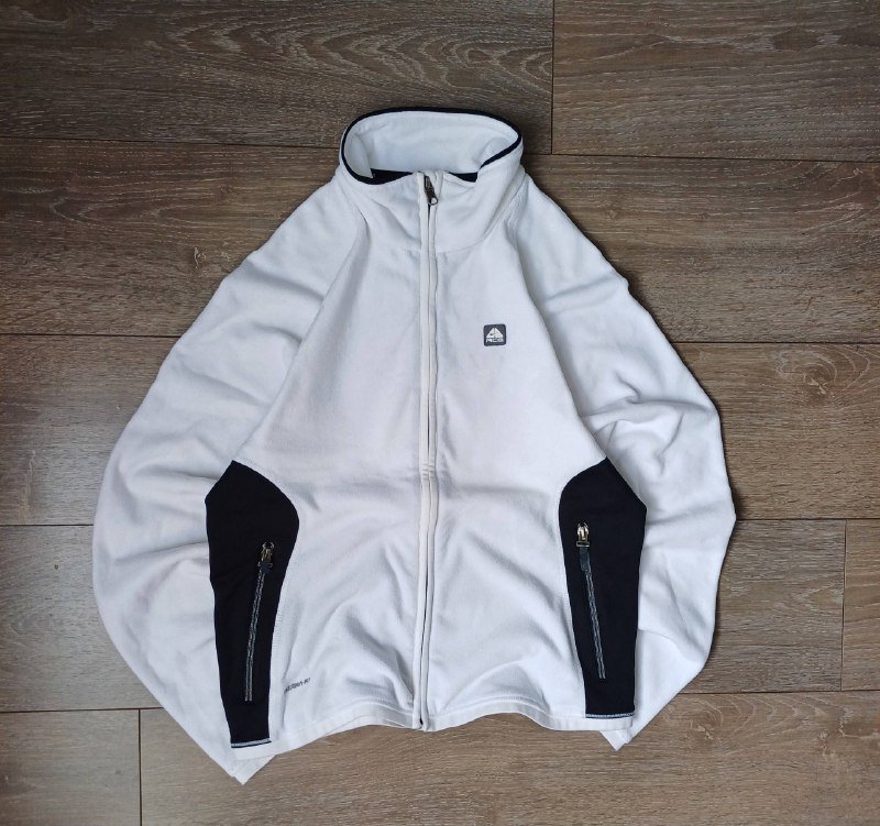 Nike ACG zip jacket size S