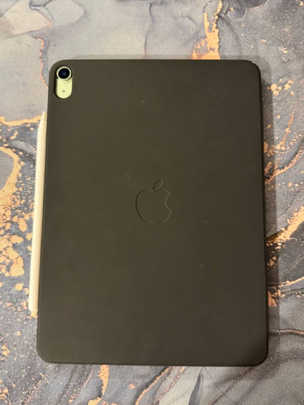 Apple iPad 4-gen with case and Apple Pencil 6