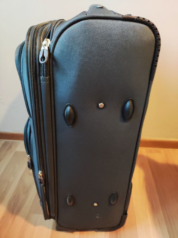 пылесос Deerma DX888, чемодан, стол, коврик для йоги 5