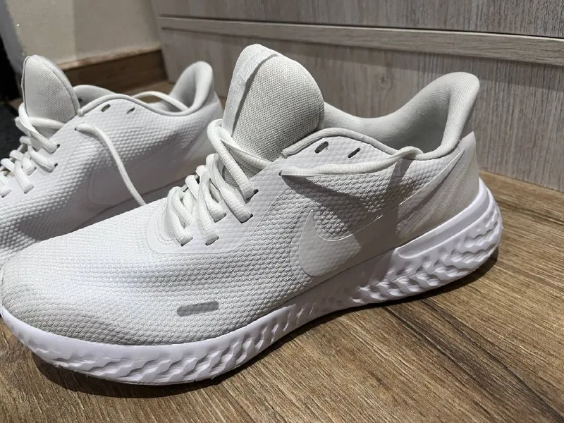 Nike Revolution 5 кроссовки 1