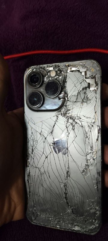 Iphone 13 pro с сломанным экраном и корпусом 7