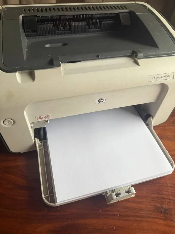 HP LaserJet P1005 1
