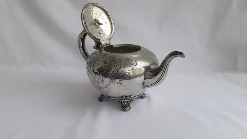 Старинный английский чайник из серебрения 3