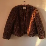 Укорочена куртка Bershka зі штучного хутра 2