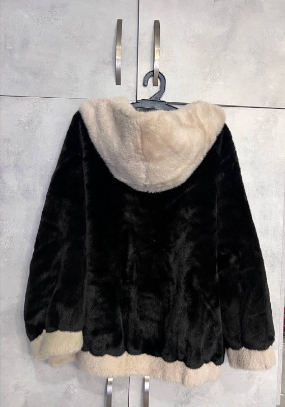 Шуба из эко-меха с капюшоном 3