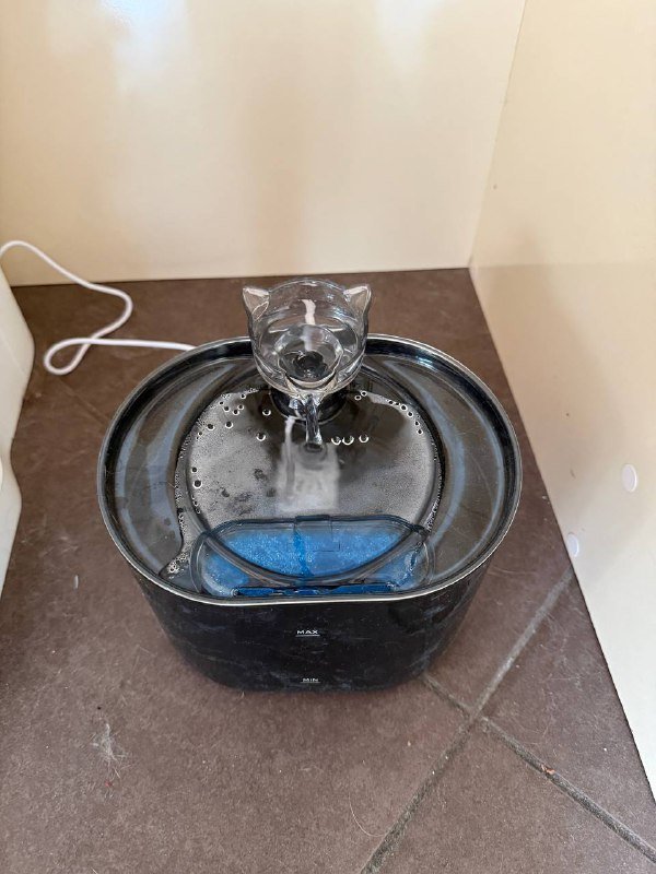 Поилка для кота