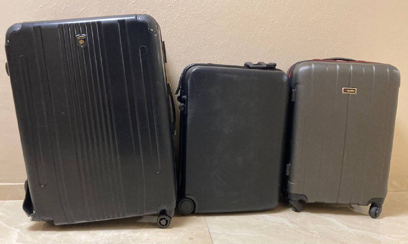 Чёрный Aolard пластиковый чемодан XL, Чёрный President поликарбонат чемодан M, Тёмно-серый Lotto поликарбонат чемодан M