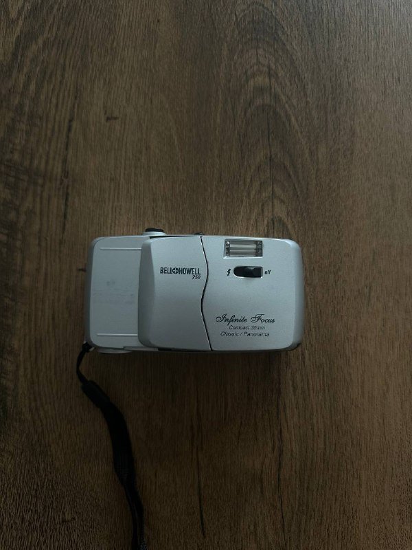 Пленочный фотоаппарат Bell&Howell 35 mm