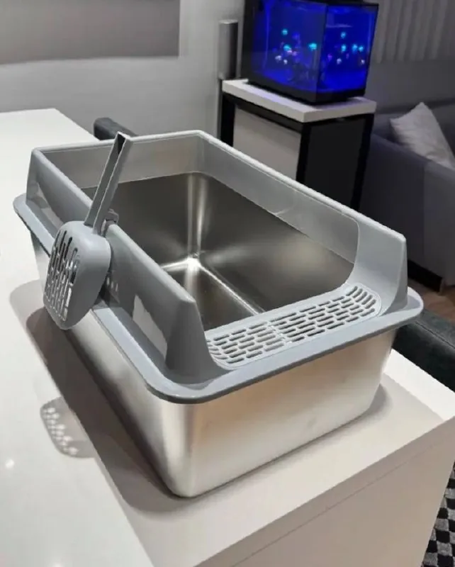 Steel cat litter box with sides and scoop 1