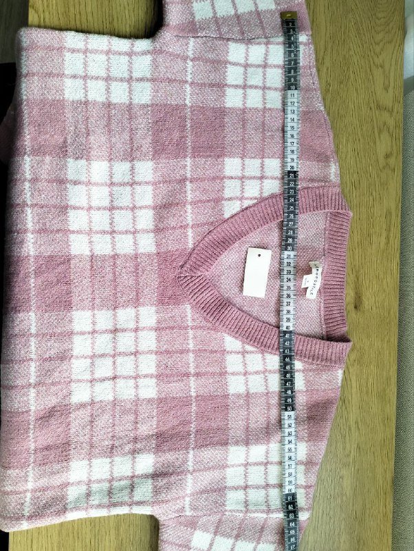 Розовый клетчатый свитер женский 7