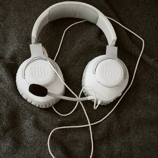 Игровая гарнитура JBL Quantum 100