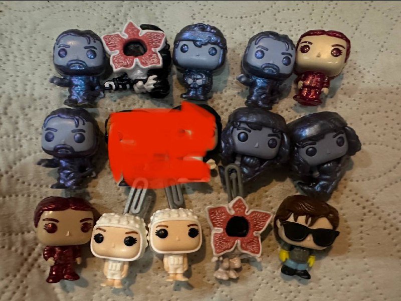 Фигурки с Киндера Stranger Things, Эдди