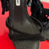 Босоножки на каблуке Manolo Blahnik 2