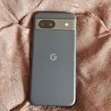 Samsung Galaxy S23, Google Pixel 8a 3