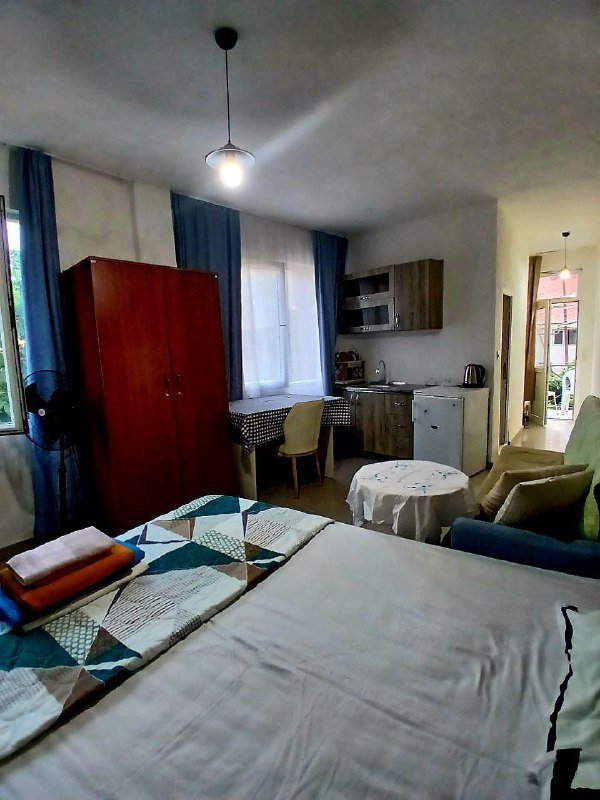 Комната 25 кв.м. с ванной и кухней в Батуми