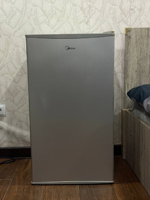 Маленький холодильник
