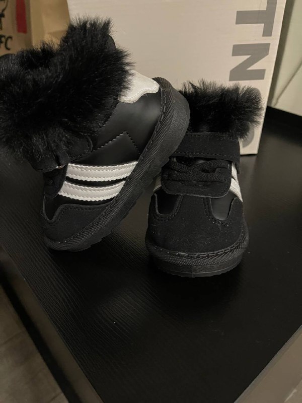 Новые зимние кроссовки размер 21 2