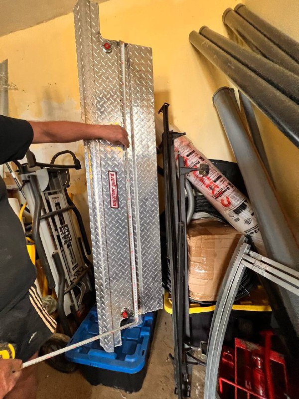 Ящик алюминиевый для инструментов пикапа с замком 4