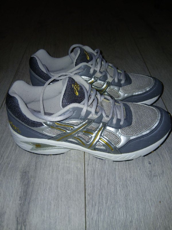 Кроссовки Asics размер 44 новые 2
