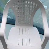 Пластиковые стулья 2