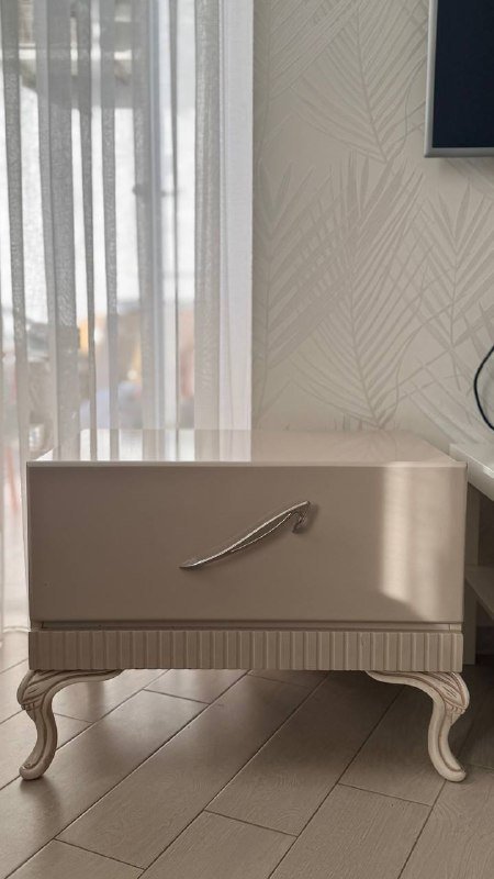 Тумбы, умывальник