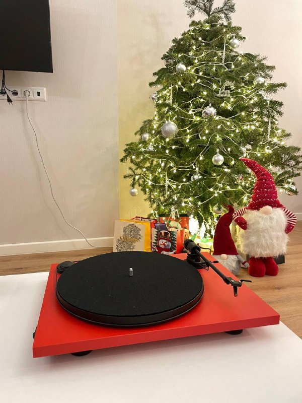 Виниловый проигрыватель Pro-Ject E1 Phono с пластинками 1