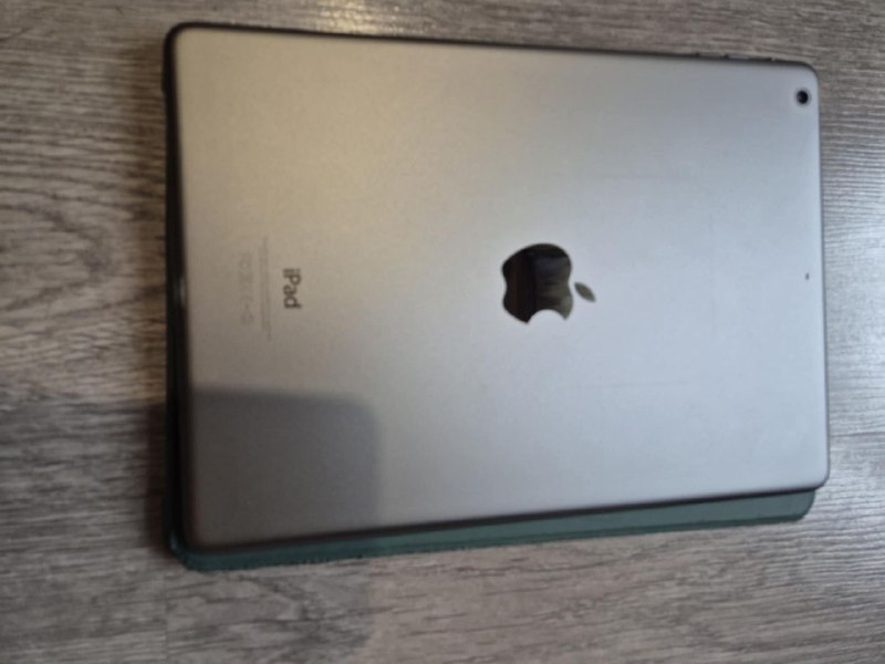 Airpad Air 32GB в идеальном состоянии, с коробкой и кабелем 5