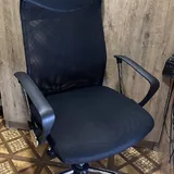 Офисное кресло 1