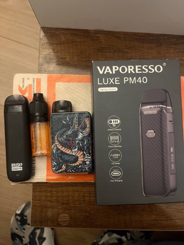 Разные вэйпы курилки с испарителем и жидкостью