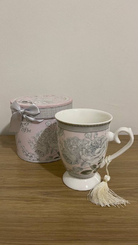 Кофейные капсулы, мерный стакан, стаканы, подарочный набор, полотенце, тарелка, рамка 6