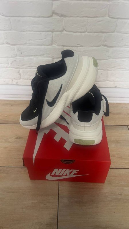 Nike Uplift SC 3