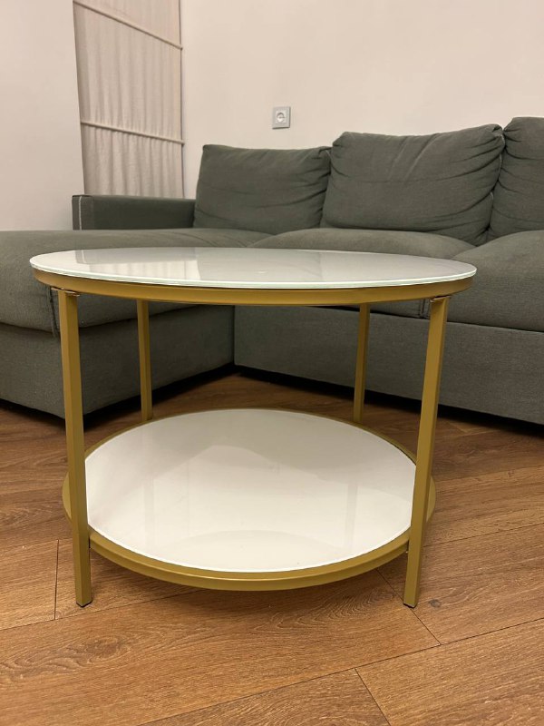 Рабочий стол, журнальный столик, кресло, лампа 3