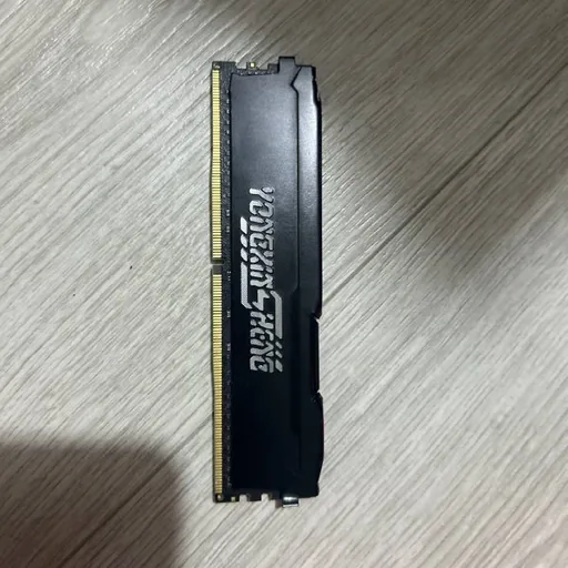Оперативка 8 ГБ DDR4