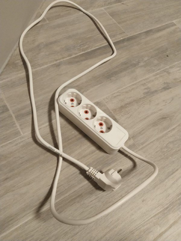 Коврики для ванной, удлинитель, книга, ёлка с игрушками, вешалки 2