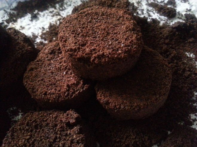 Высушенный отработанный жмых кофе